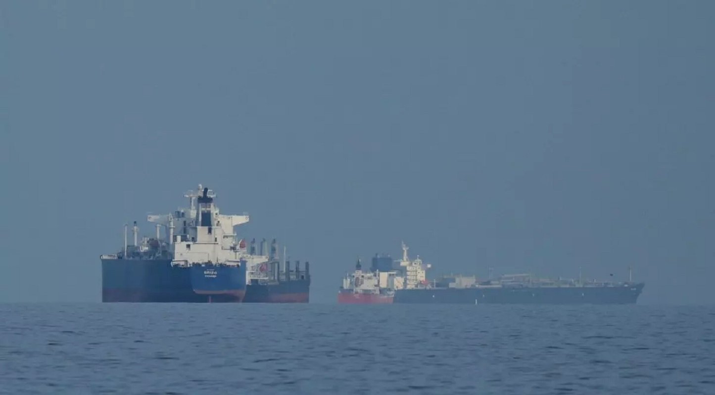 România se alătură eforturilor internaționale pentru asigurarea liberei navigări în strâmtoarea Ormuz România se va alătura unei coaliții internaționale, alături de state precum Marea Britanie, Franța, Germania, Italia, Olanda și Japonia, pentru a contribui la asigurarea liberei navigări în strâmtoarea Ormuz