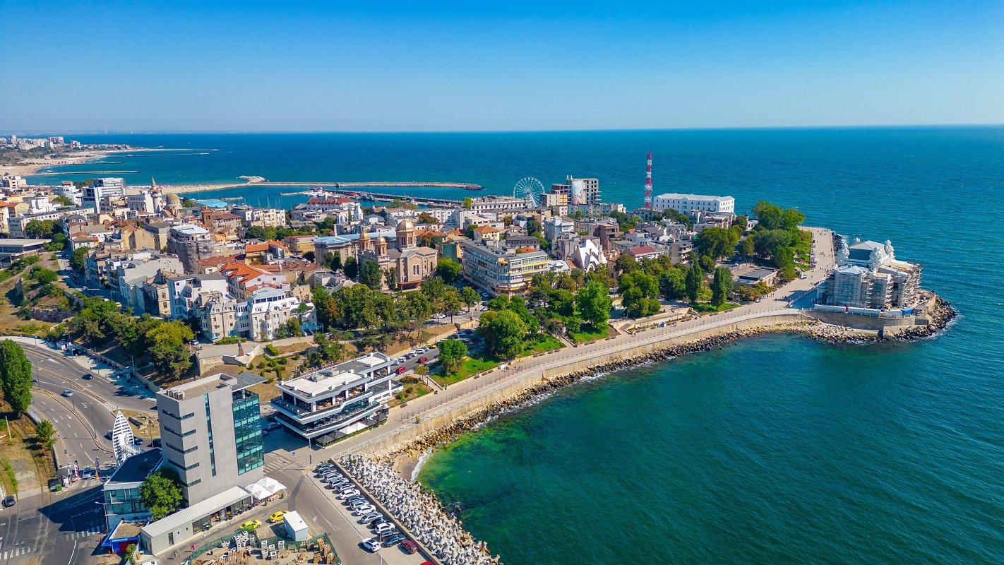 Deficit de personal pe litoral: Hotelurile se confruntă cu dificultăți înaintea sezonului estival Sezonul estival se apropie, dar hotelierii de pe litoral se confruntă deja cu o criză de personal