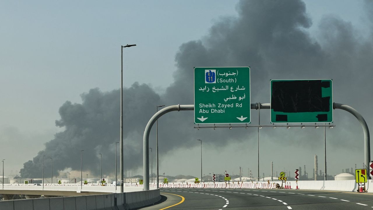 Aproximativ 100 de copii români, blocați în Dubai, se întorc acasă cu un zbor special Un avion charter care transportă aproximativ 100 de copii români, blocați în Dubai, este așteptat să aterizeze la București, în urma unui zbor organizat prin Mecanismul european de protecție civilă
