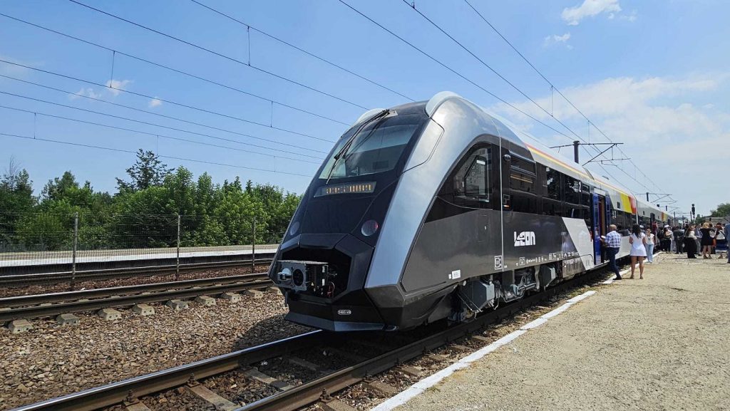 Cine este proprietarul Leon Railways, firma care a lansat trenul diesel autohton?