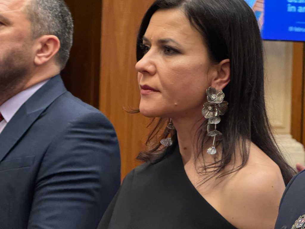 Candidata la CSM, evazivă în fața întrebărilor despre problemele din justiție Cristina Chiriac, candidata pentru o funcție în cadrul Consiliului Superior al Magistraturii (CSM), a oferit o prestație marcată de evitarea răspunsurilor tranșante în cadrul interviului susținut în fața Secției pentru procurori a CSM