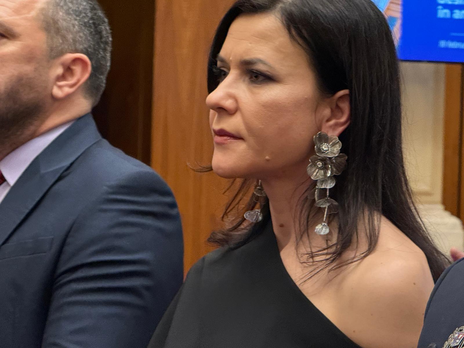 Candidata la CSM, evazivă în fața întrebărilor despre problemele din justiție Cristina Chiriac, candidata pentru o funcție în cadrul Consiliului Superior al Magistraturii (CSM), a oferit o prestație marcată de evitarea răspunsurilor tranșante în cadrul interviului susținut în fața Secției pentru procurori a CSM