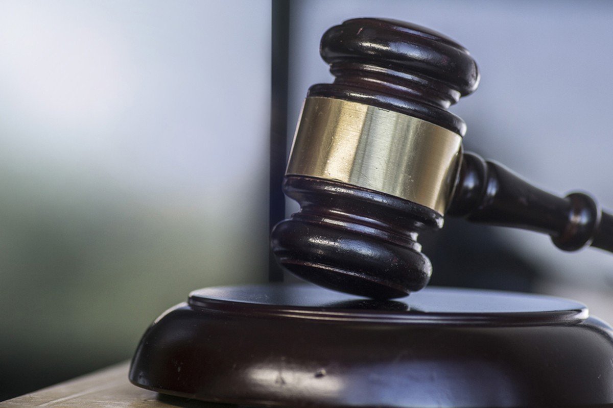 Moștenire fără acte: Cum gestionezi o proprietate cumpărată cu chitanță de mână Un imobil pentru care nu există un act de proprietate valabil, precum un contract de vânzare-cumpărare autentificat, nu poate fi, de regulă, inclus într-o procedură de moștenire