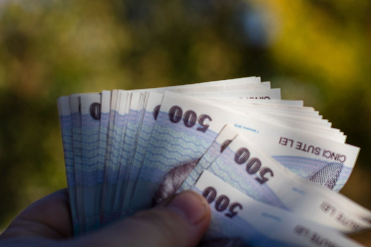 Viitorul banilor: băncile tradiționale, pe cale de dispariție? Băncile tradiționale ar putea fi înlocuite de tehnologie până în 2035, avertizează experții