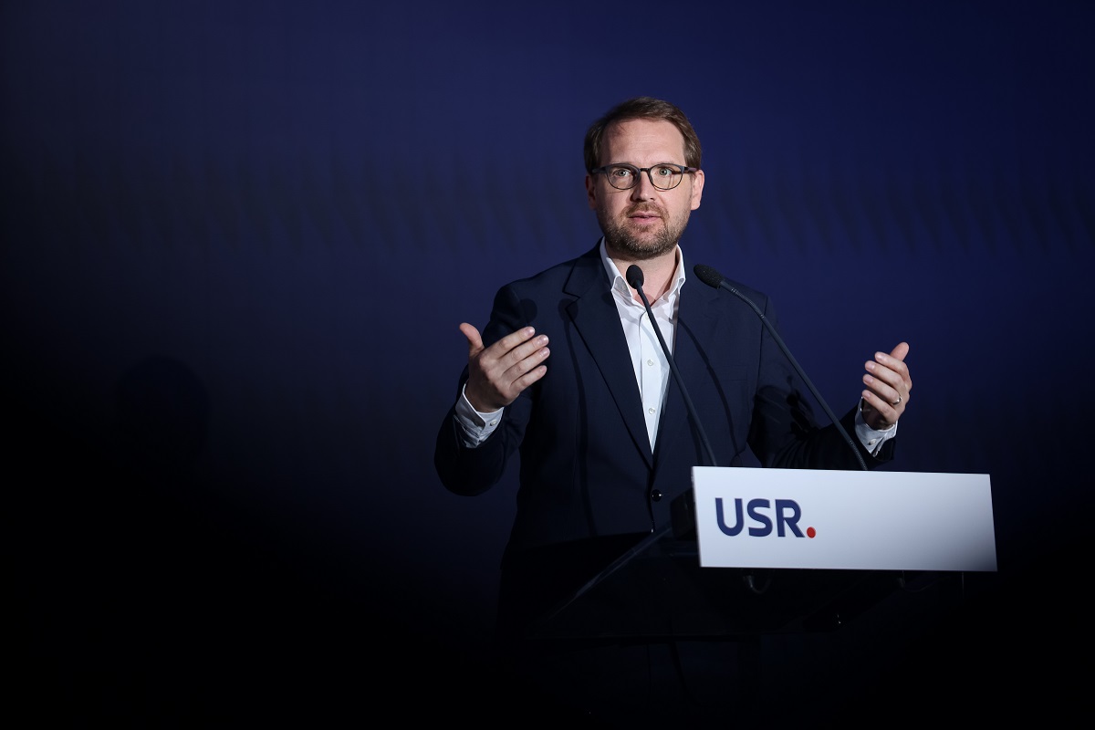 Dominic Fritz propune menținerea acordului de coaliție USR-PNL-PSD și condiționează participarea la o viitoare guvernare Președintele USR, Dominic Fritz, va supune la vot colegilor din partid mai multe rezoluții, inclusiv menținerea actualului acord de coaliție