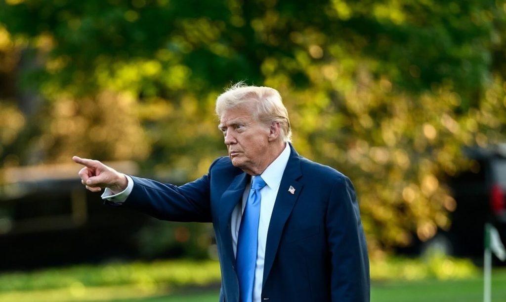 Trump estimează durata campaniei militare SUA-Israel în Iran Fostul președinte american Donald Trump a sugerat că o potențială campanie militară a Statelor Unite, desfășurată în parteneriat cu Israelul, împotriva Iranului, ar putea dura până la patru săptămâni