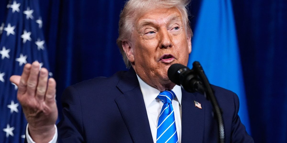 Donald-Trump-la-Mar-a-Lago-discutii-cu-Volodimir-Zelenski-e1766962119207.jpg - JurnalUrban