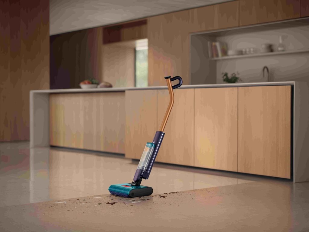 Dyson lansează un nou aparat de curățare care combină aspirarea cu spălarea Dyson intră pe piața aspiratoarelor-mop, lansând un nou model, Clean+Wash Hygiene, care promite o curățenie mai igienică și mai ușoară