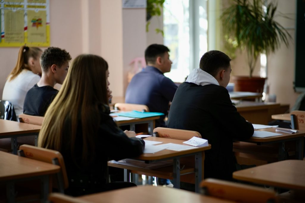 Rezultatele simulării Evaluării Naționale, așteptate luni Elevii de clasa a VIII-a care au participat la simularea Evaluării Naționale vor afla rezultatele luni, a anunțat Ministerul Educației