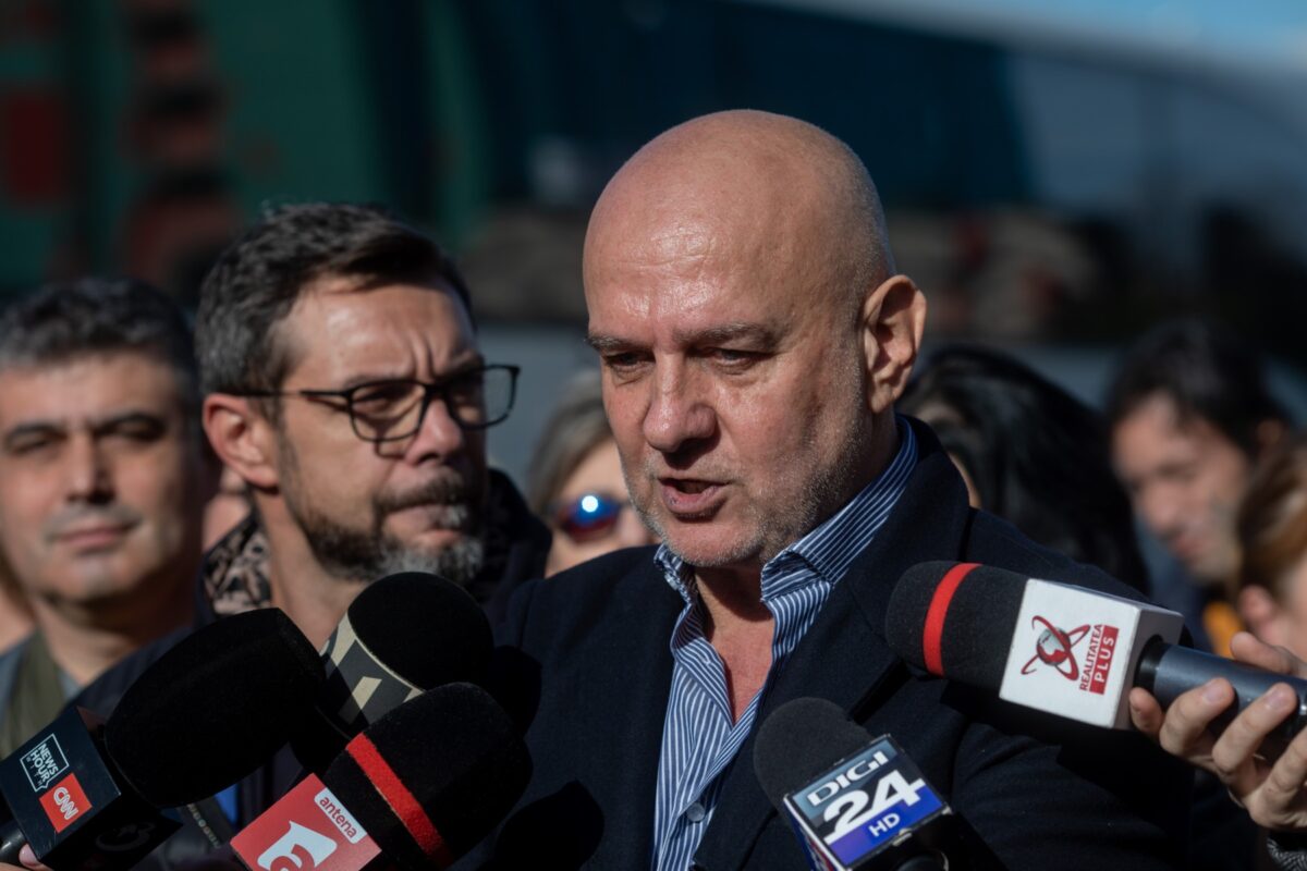 Grindeanu lovește din nou: Conflictul cu premierul Bolojan se adâncește Președintele PSD, Sorin Grindeanu, a lansat miercuri un nou atac dur la adresa premierului Ilie Bolojan, marcând o escaladare a tensiunilor dintre cei doi lideri politici
