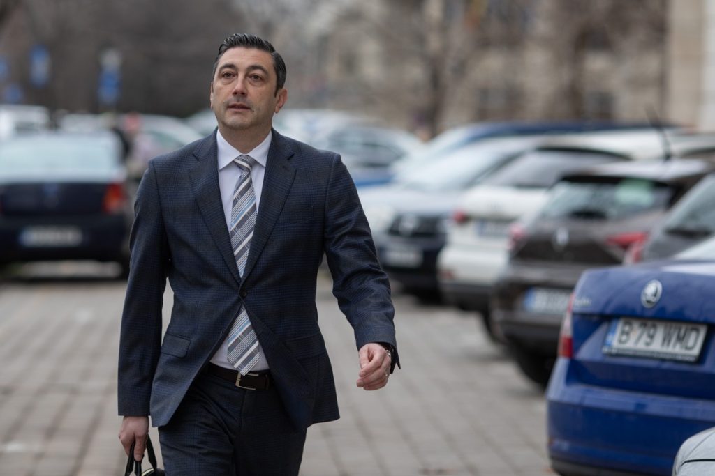 Procurorul general Florența, acuzat de lipsă de sinceritate în fața CSM Alexandru Florența, procurorul general al României, a fost pus sub semnul întrebării miercuri, în timpul interviului susținut în fața Secției de procurori a Consiliului Superior al Magistraturii (CSM)
