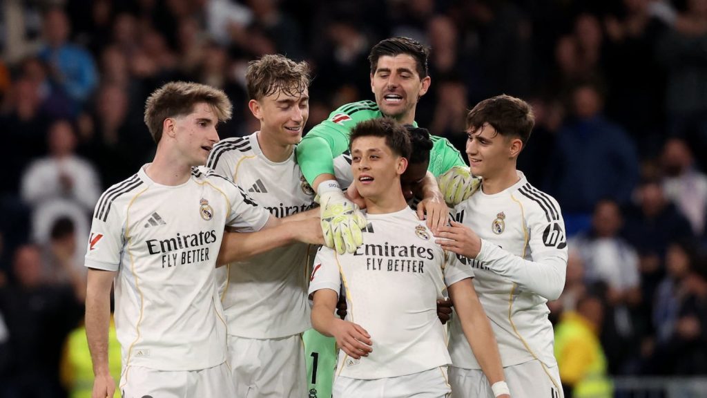 Valverde domină, iar Güler înscrie un gol pentru istorie: Real Madrid învinge Elche într-o seară dedicată tinerilor de la Castilla Madridul, capitala fotbalului spaniol, a fost martorul unei victorii categorice a Realului împotriva celor de la Elche, scor 4-1