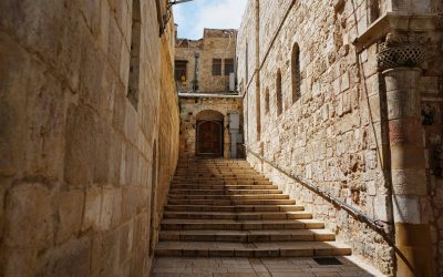 „Pentru prima dată în ultimele secole”. Poliția israeliană nu l-a lăsat pe Patriarhul Ierusalimului să intre la Sfântul Mormânt pentru slujba de Florii