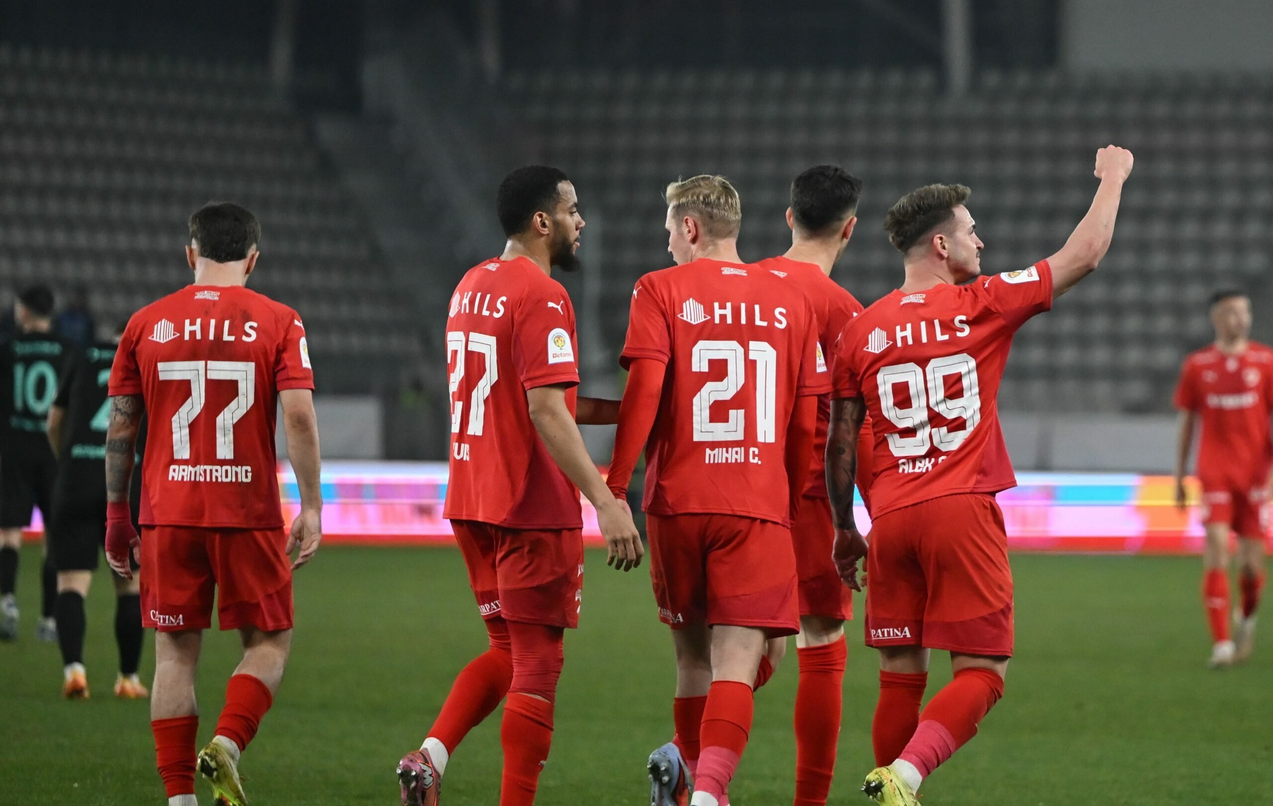 Dinamo merge în semifinale în Cupa României, cu gândul la trofeu, în ciuda atmosferei tensionate Dinamo București a învins Metalul Buzău cu scorul de 1-0 în sferturile de finală ale Cupei României, meci disputat pe stadionul Arcul de Triumf