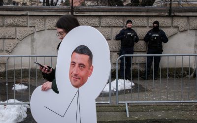 Simion, acuzat de dezinformare la votul pentru trupele SUA