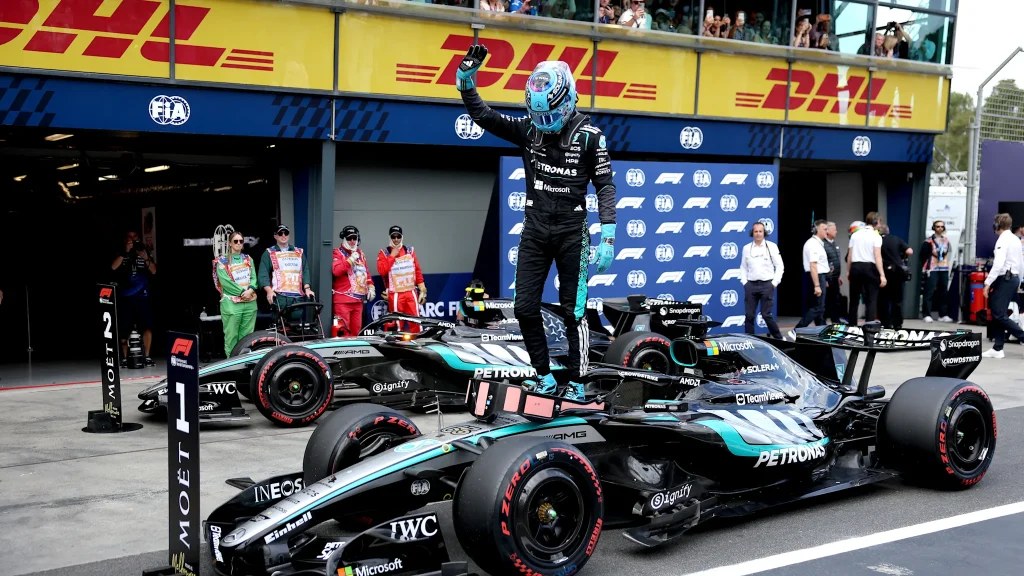 Russell, dominator în calificări la Melbourne; Verstappen, out din cauza unei probleme tehnice Melbourne, Australia – George Russell a reușit să obțină pole position pentru prima cursă a sezonului de Formula 1, care se va desfășura în Australia