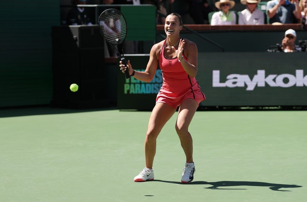 Sabalenka, învingătoare la Indian Wells după o finală dramatică cu Rybakina Aryna Sabalenka, numărul unu mondial, a triumfat la Indian Wells, după ce a învins-o pe Elena Rybakina într-o finală epică, cu scorul de 3-6, 6-3, 7-6 (6)