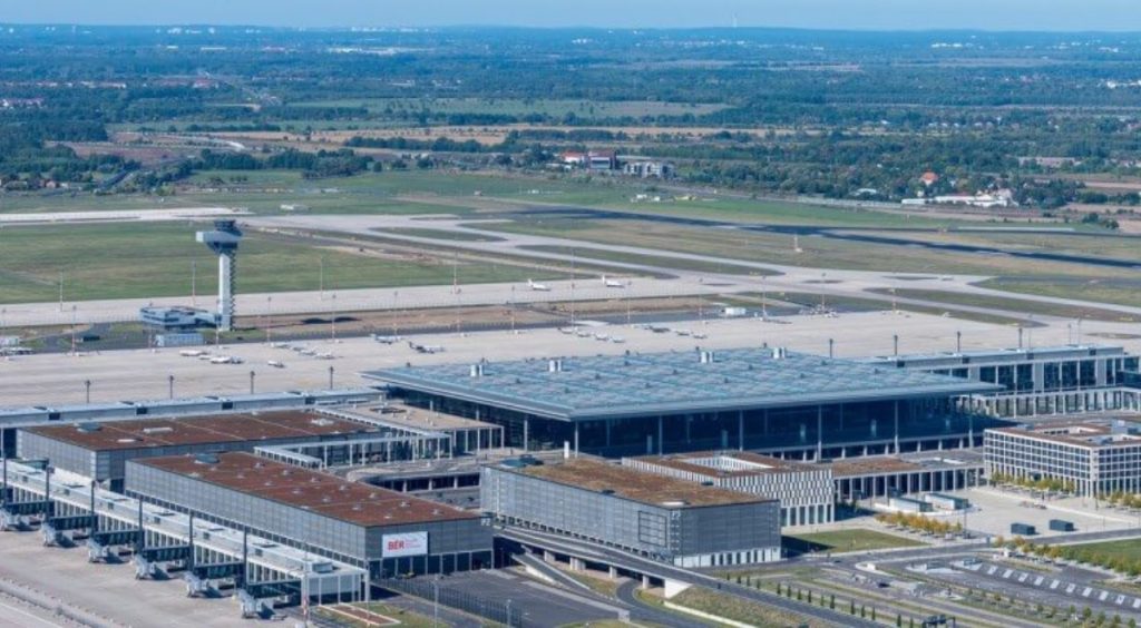 Greva de la Berlin afectează zborurile și către și dinspre România Aeroportul Internațional Berlin-Brandenburg va suspenda toate zborurile miercuri, 18 martie 2026, din cauza unei greve anunțate de sindicatul Verdi