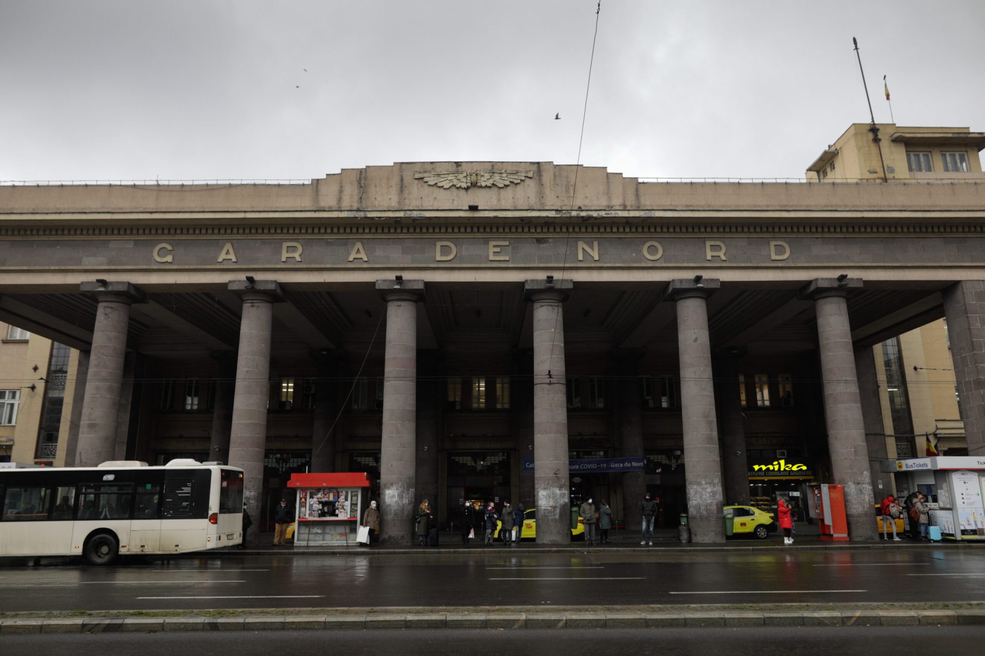 Ancheta Parchetului European la Gara de Nord: Lucrările de reabilitare, blocate după ani de promisiuni Parchetul European (EPPO) a demarat o anchetă privind lucrările de reabilitare a Gării de Nord din București, după ce proiectul, finanțat din fonduri europene, a stagnat