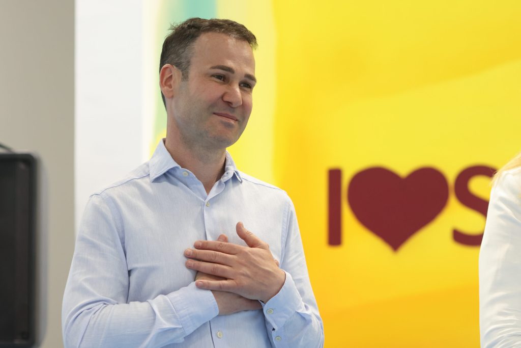Mallul lui Negoiță: O investiție de 172 de milioane de euro care încă nu e gata Hala Laminor, un proiect imobiliar amplu dezvoltat de Primăria Sectorului 3, va găzdui un mall, servicii publice și alte facilități