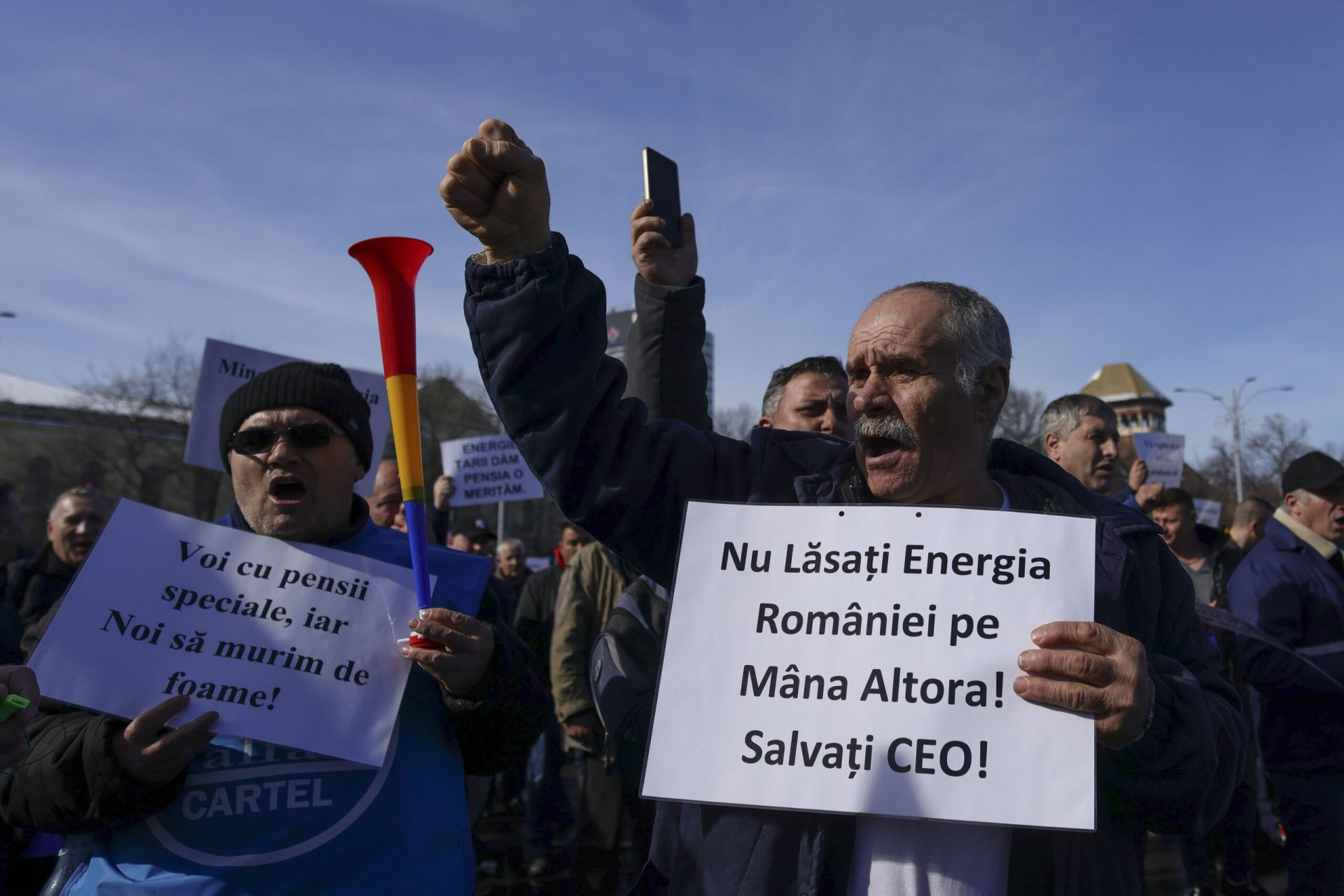Minerii din Oltenia, la protest în Piața Victoriei Minerii de la Complexul Energetic Oltenia (CEO) vor protesta marți, 24 martie 2026, în Piața Victoriei din București