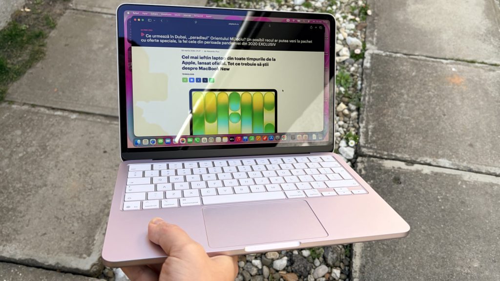 Apple lansează MacBook Neo, un nou model accesibil pe piața din România Apple a lansat în România noul MacBook Neo, un laptop care promite să aducă experiența Mac la un preț mai accesibil