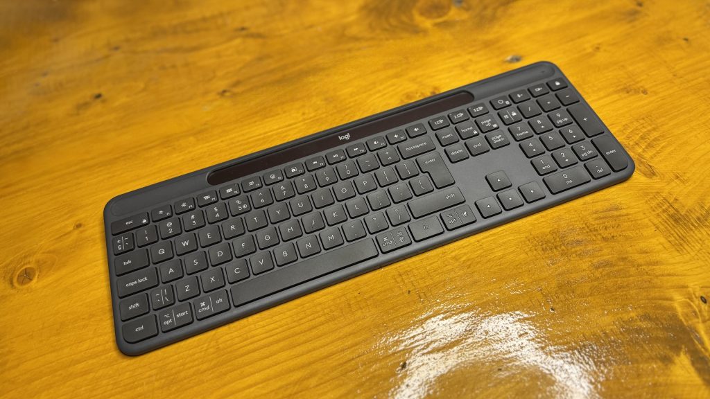 Logitech lansează o campanie dedicată ergonomiei și stării de bine la locul de muncă, cu accent pe perifericele care îmbunătățesc confortul și productivitatea