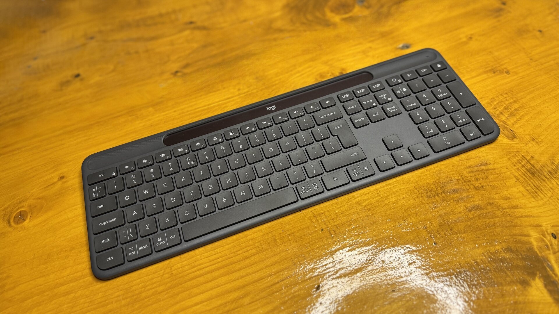 Logitech lansează o campanie dedicată ergonomiei și stării de bine la locul de muncă, cu accent pe perifericele care îmbunătățesc confortul și productivitatea