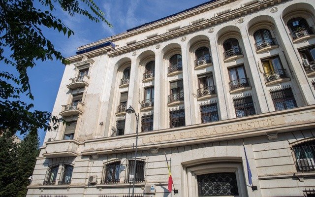 Înalta Curte de Casație și Justiție (ÎCCJ) a suspendat definitiv decizia de constituire a Comitetului pentru analiza și revizuirea legislației din domeniul justiției, înființat de premierul Ilie Bolojan