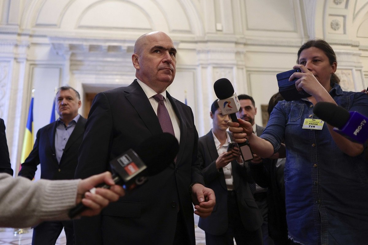 Guvernul pregătește ordonanța de urgență pentru criza carburanților Premierul Ilie Bolojan a anunțat că Guvernul va adopta o ordonanță de urgență pentru a aborda criza de pe piața carburanților