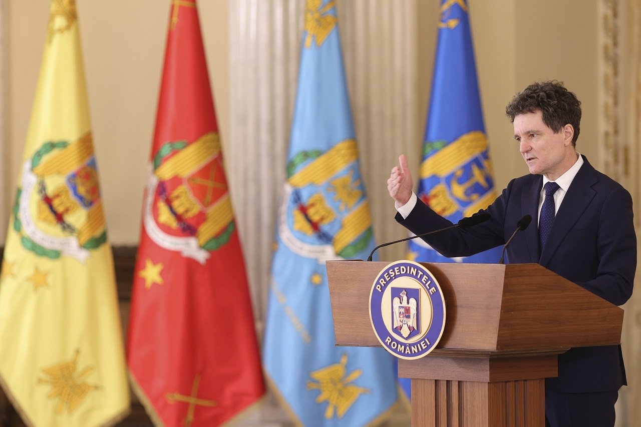 Nicușor Dan și alți lideri europeni cer revizuirea legislației verzi în energie Președintele României, Nicușor Dan, alături de premierul italian Giorgia Meloni și de alți opt lideri europeni, au solicitat joi Uniunii Europene să revizuiească rapid legislația privind energia verde