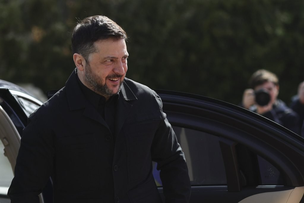 Președintele Ucrainei, Volodimir Zelenski, a efectuat o vizită oficială în Iordania, unde s-a întâlnit cu Regele Abdullah al II-lea, duminică, în cadrul unui turneu diplomatic în regiunea Golfului