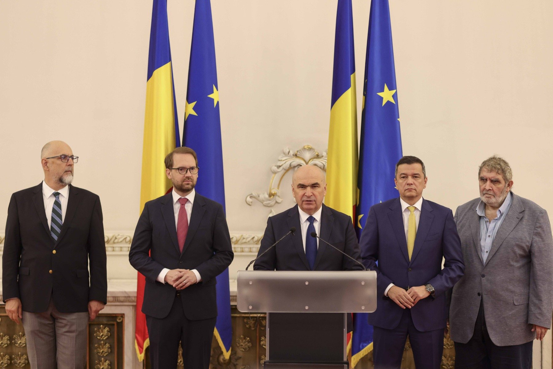 Fritz acuză PSD de incoerență politică, invocând votul moțiunii împotriva Dianei Buzoianu Președintele USR, Dominic Fritz, a criticat dur Partidul Social Democrat (PSD), acuzând formațiunea politică de inconsecvență în abordarea politică