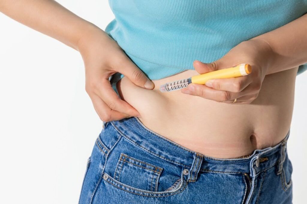 Medicamentele pentru slăbit cu potențial rol salvator în afecțiunile cardiace, conform unui nou studiu Un studiu recent publicat în revista Nature Communications sugerează că medicamentele injectabile utilizate pentru scăderea în greutate ar putea juca un rol important în prevenirea bolilor de inimă