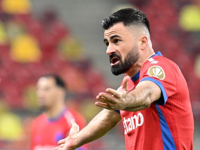 Ce au scandat fanii, după prima repriză din FCSB – „u” Cluj, pe arena națională?