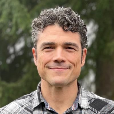 Șeful Antiterorismului SUA Demisionează, Contestând Războiul cu Iranul Joseph Kent, șeful Centrului Național Antiterorism al Statelor Unite, și-a prezentat demisia, invocând dezacordul față de politica externă a țării în contextul tensiunilor crescute cu Iranul