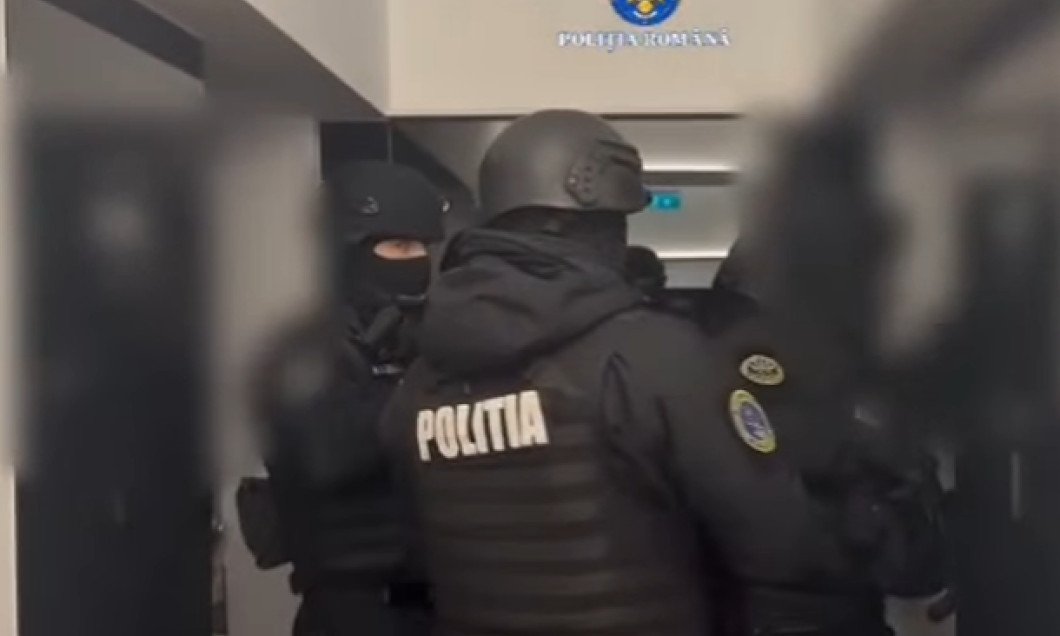 Claudiu Blaga și Alexandru Cristescu rămân în arest preventiv Claudiu Blaga și Alexandru Cristescu, reținuți în cadrul anchetei privind presupuse fapte de corupție legate de clubul de fotbal din Păulești, vor rămâne în arest