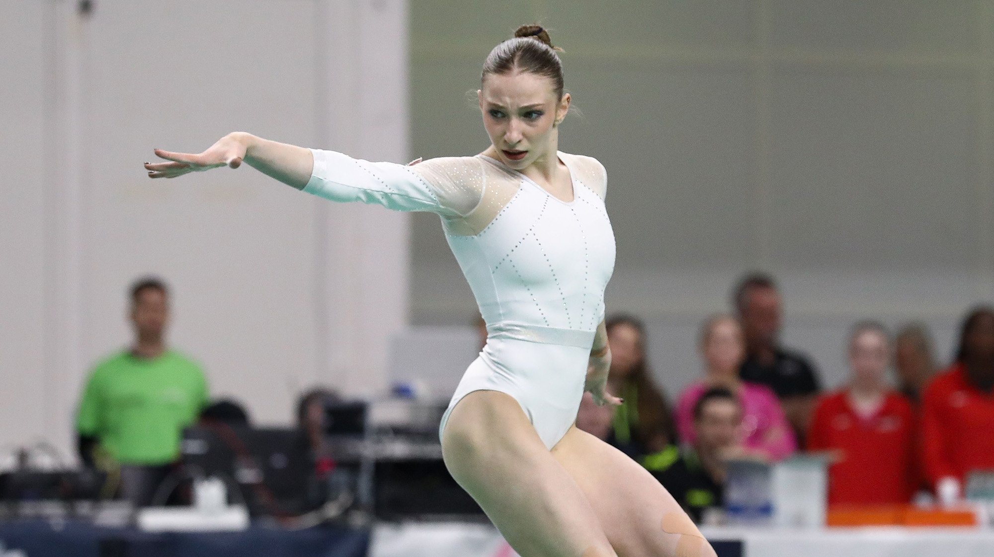 Ana Bărbosu, la duel cu Jordan Chiles: Gimnasta româncă a evitat discuțiile despre controversa de la Paris Ana Bărbosu, gimnasta română care concurează pentru Universitatea Stanford, se pregătește pentru un duel așteptat cu vedeta americană Jordan Chiles, de la UCLA