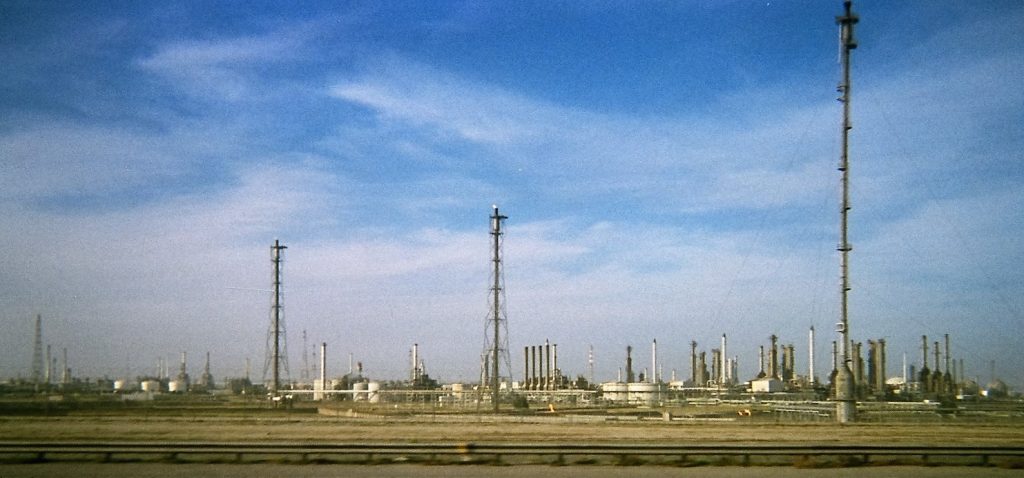Kuwait Petroleum reduce producția de petrol ca măsură de precauție Compania națională de petrol din Kuwait, Kuwait Petroleum Corporation (KPC), a anunțat o reducere a producției de petrol, ca parte a unei strategii de gestionare a riscurilor