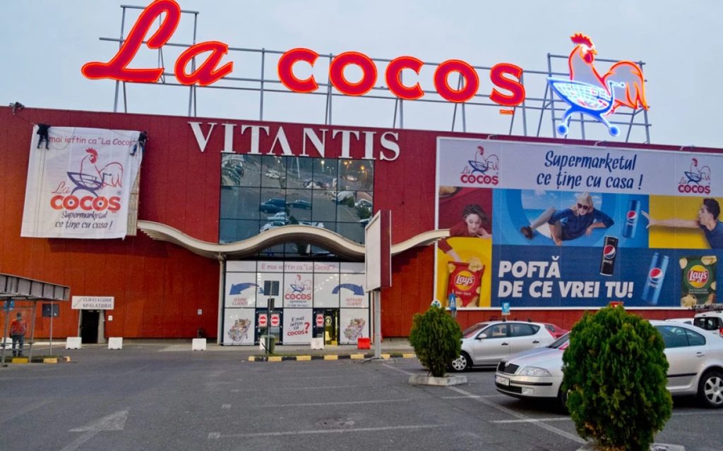 La Cocoș, o nouă etapă sub umbrela grupului german: Clienții, împărțiți de schimbări Rețeaua de magazine La Cocoș a intrat într-o nouă etapă de dezvoltare, odată cu integrarea în portofoliul Schwarz Group, un gigant german al retailului