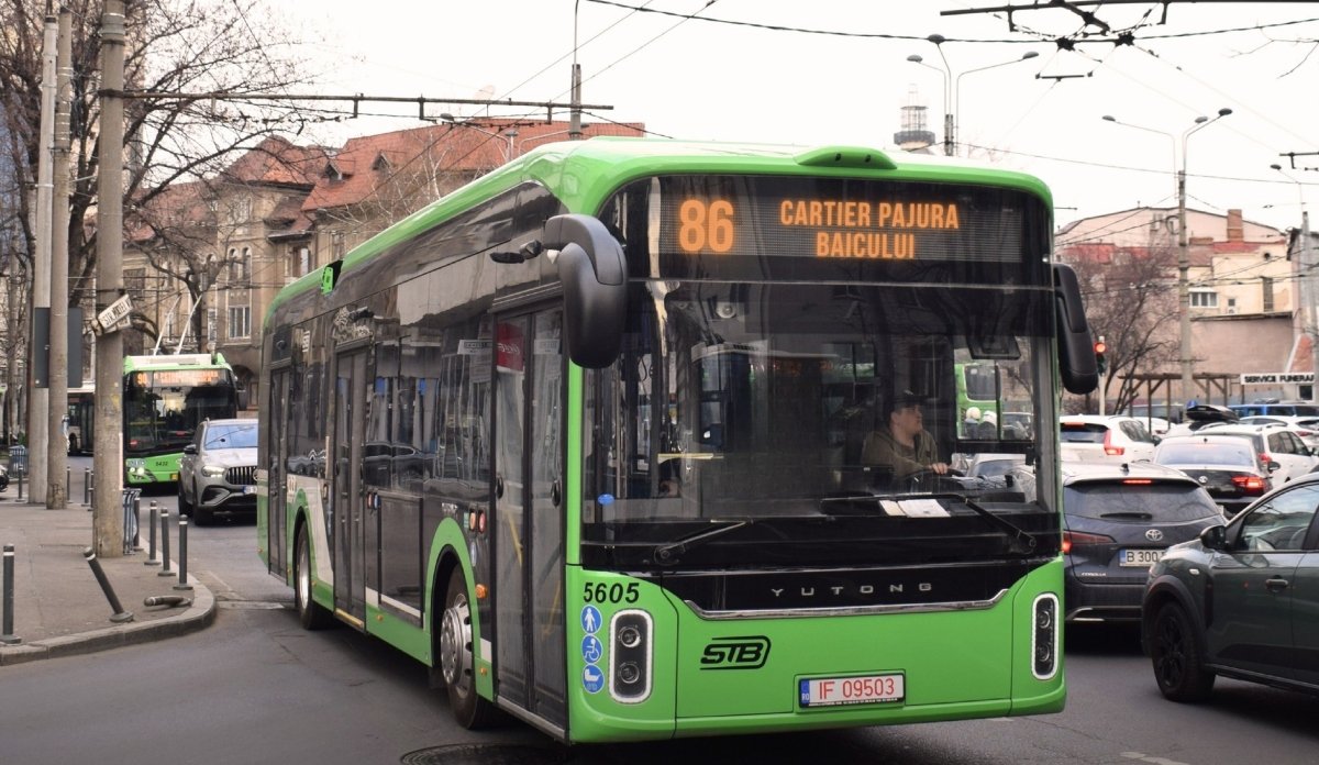 Schimbări majore în circulația STB: Troleibuzul 86 și linia 85, cu trasee modificate, plus suspendarea liniilor navetă Începând de luni, 30 martie 2026, călătorii din București se vor confrunta cu modificări importante în rețeaua de transport public