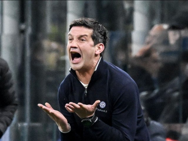 Chivu, pus în fața unei decizii cruciale