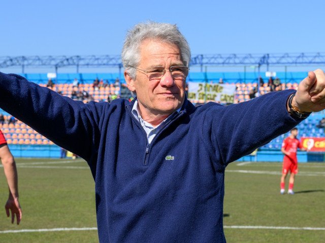Barajul pentru Mondialul din 2026: România se pregătește de duelul cu Turcia Echipa națională de fotbal a României se pregătește pentru un baraj crucial pentru calificarea la Campionatul Mondial din 2026