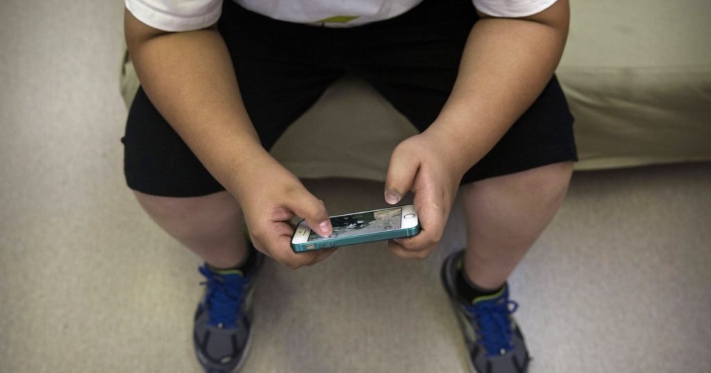 Obezitatea infantilă, o problemă globală cu perspective sumbre Peste 220 de milioane de copii din întreaga lume ar putea suferi de obezitate până în anul 2040, conform unui raport recent