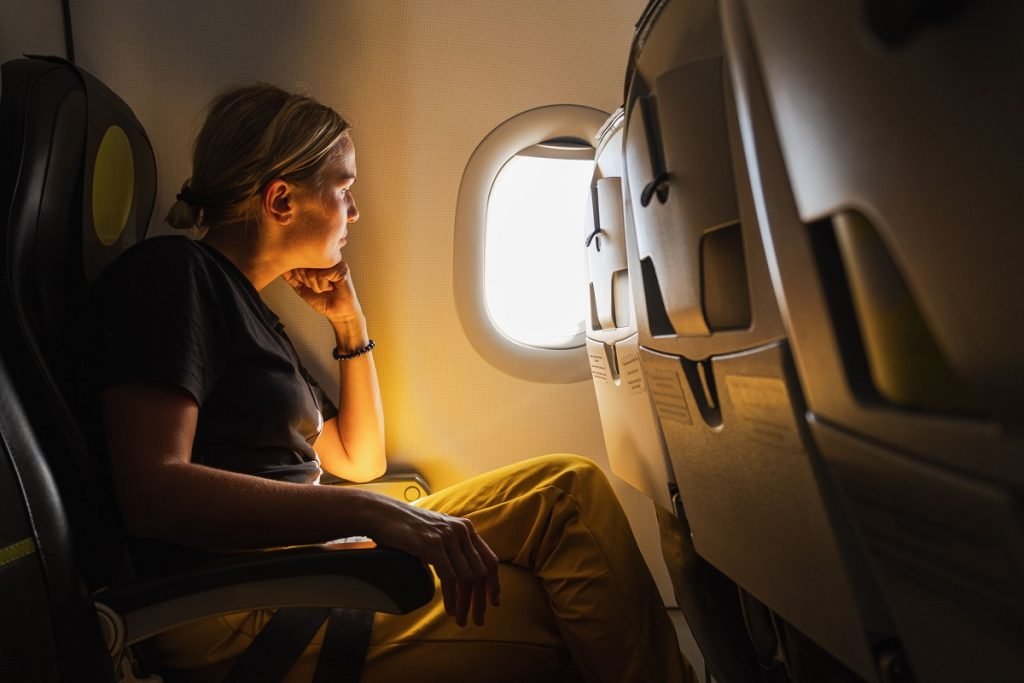 De ce ferestrele avioanelor nu se aliniază cu scaunele: Logica din spatele designului Cu toții am observat cel puțin o dată: ferestrele avioanelor nu sunt întotdeauna perfect aliniate cu scaunele pasagerilor