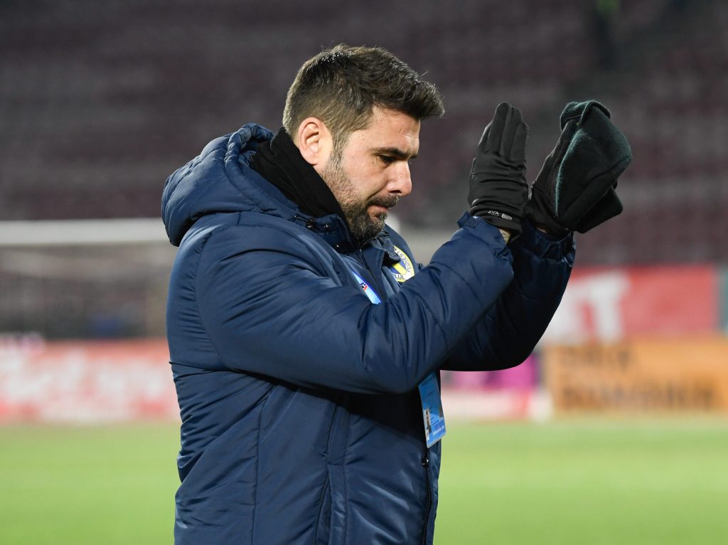 Mutu: Bancu, un „indispensabil” pentru România în barajul cu Turcia Echipa națională de fotbal a României se pregătește pentru un moment crucial: barajul pentru Campionatul Mondial din 2026