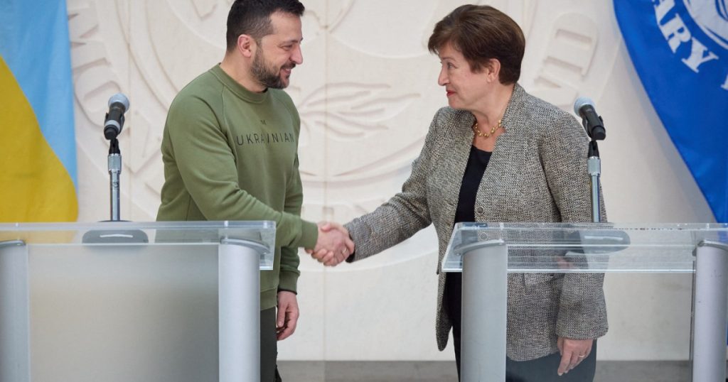 FMI aprobă program de sprijin financiar pentru Ucraina, pe 4 ani, pentru economie.