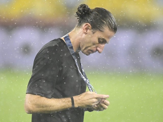 Un antrenor de succes, demis după o victorie categorică În lumea fotbalului, surprizele sunt la ordinea zilei