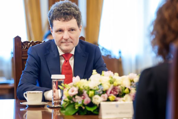 Nicuşor Dan: Numirea șefilor de servicii, responsabilitatea președintelui și parlamentului - JurnalUrban