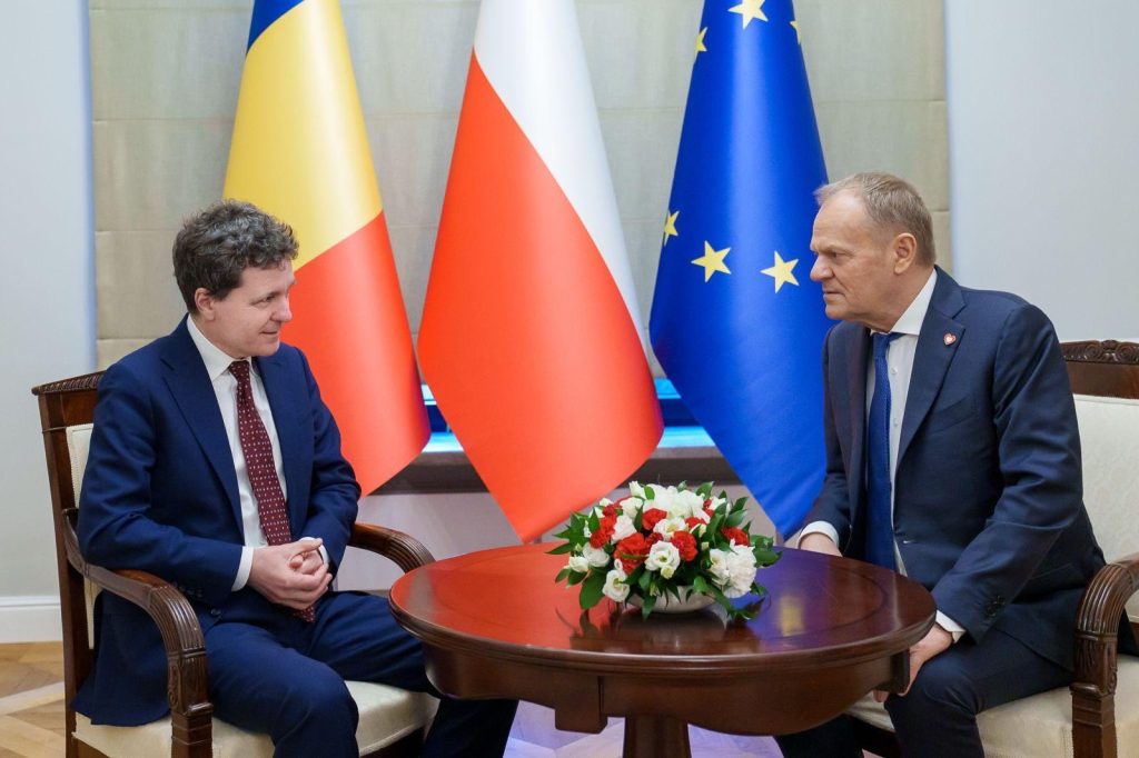 Nicușor Dan, la Varșovia: Discuții cu Donald Tusk despre securitate și viitorul european Primarul general al Capitalei, Nicușor Dan, a efectuat o vizită oficială în Polonia, unde a avut o întâlnire cu prim-ministrul Donald Tusk